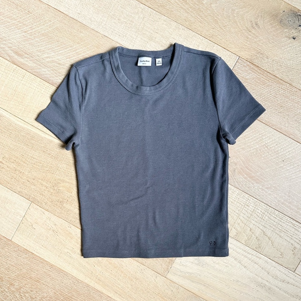 Aritzia Sunday Best T-shirt XS